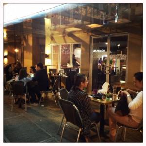 B&B Burgers The Fort- outside night
