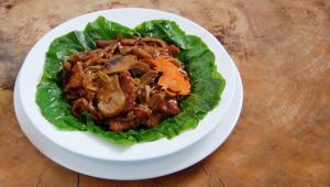 Stir Fry Beef with Broccoli Leaves