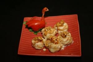 velvet prawns with caramelized nuts
