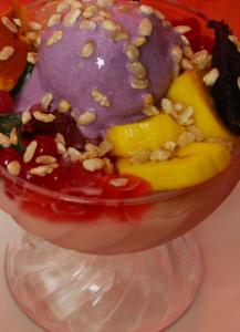 Halo - Halo (1 Scoop Of Ice Cream)
