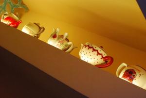 persia grill taft tea pots