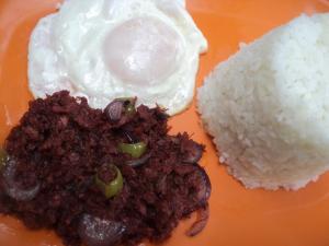 juicy corned beef with egg