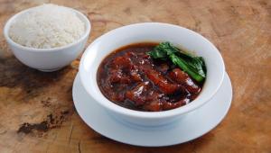 Steamed Rice Served with Aniseed Beef Tendon