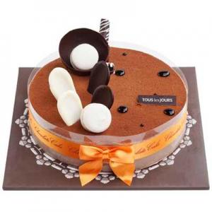 CLASSIC CHOCOLATE CAKE